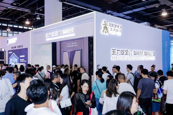 门博会首日聚焦全场！王力重磅新品发布、百万级网红打卡、主流媒体报道，火爆出圈！