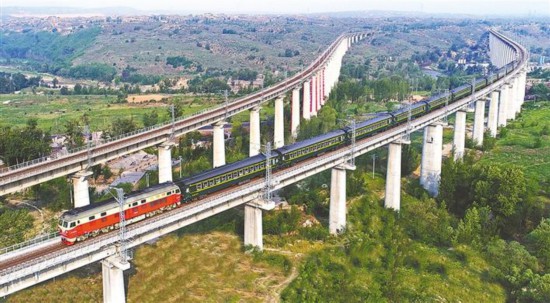 榆林:传承红色基因 续写壮丽篇章(图1) 榆林:传承红色基因 续写壮丽篇章(图1)