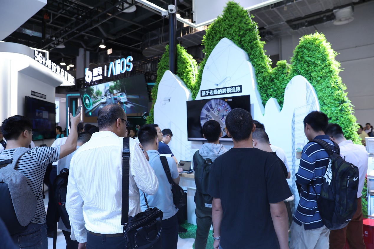 华为云ModelArts亮相WAIC大会,让AI拥有无限可能(图6) 华为云ModelArts亮相WAIC大会,让AI拥有无限可能(图6)